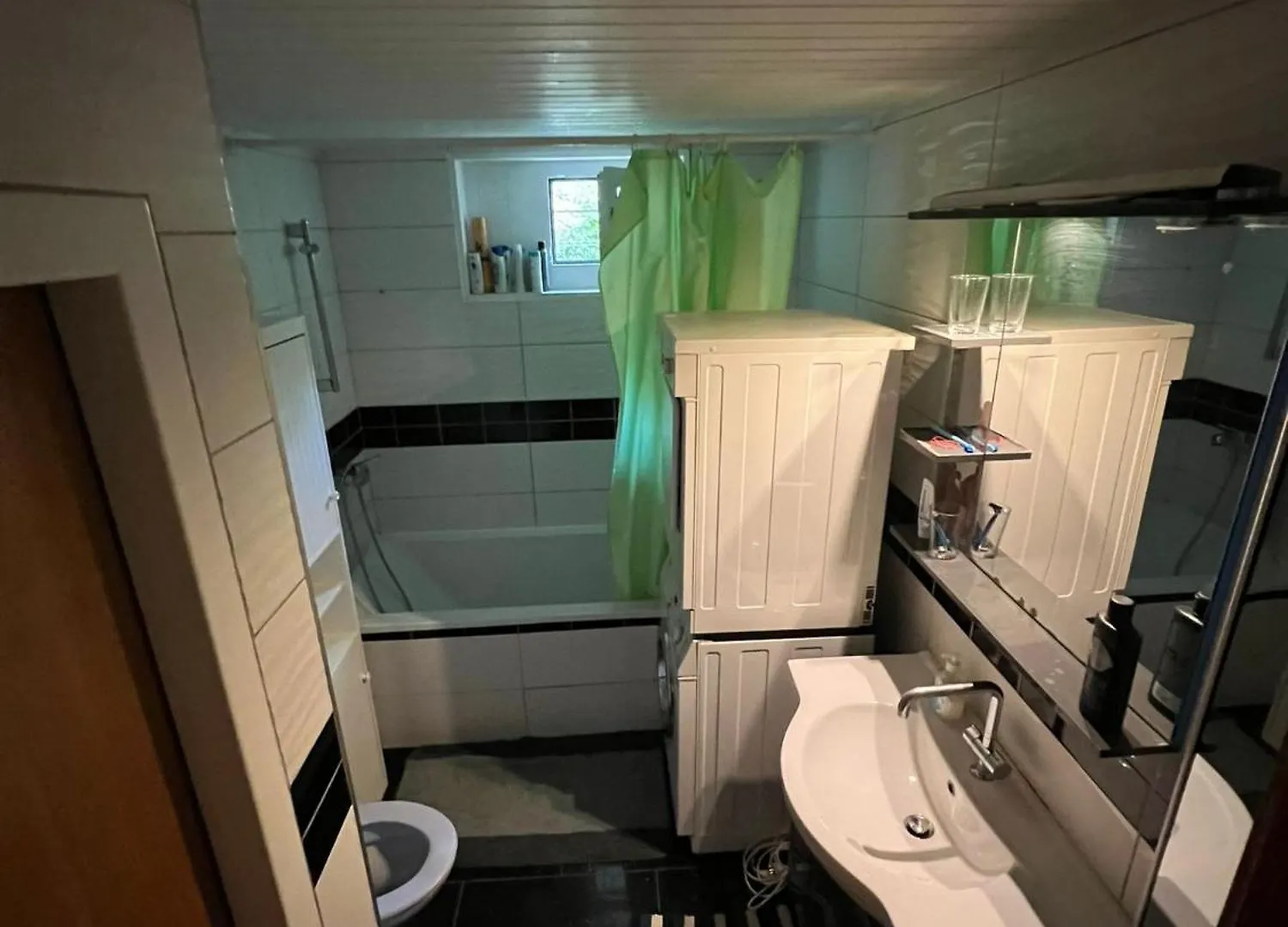 5 Private Rooms Station For Long Term Bolligen Guest house